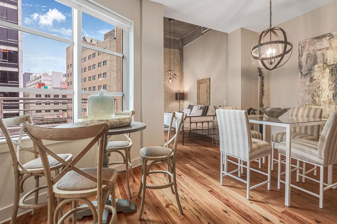 Modern & Fully Furnished In The Heart Of The Apartment New Orleans