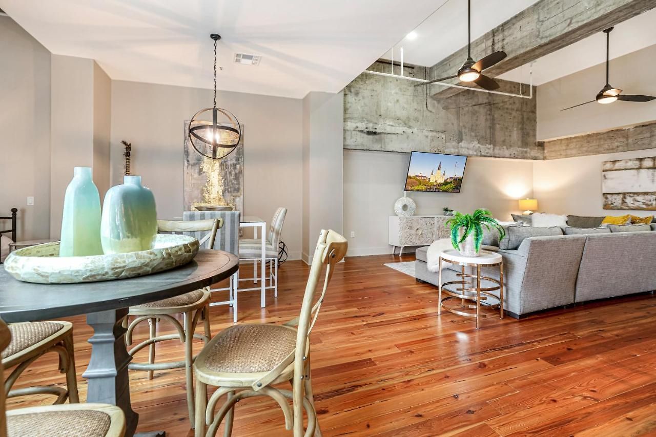 Modern & Fully Furnished In The Heart Of The Apartment *