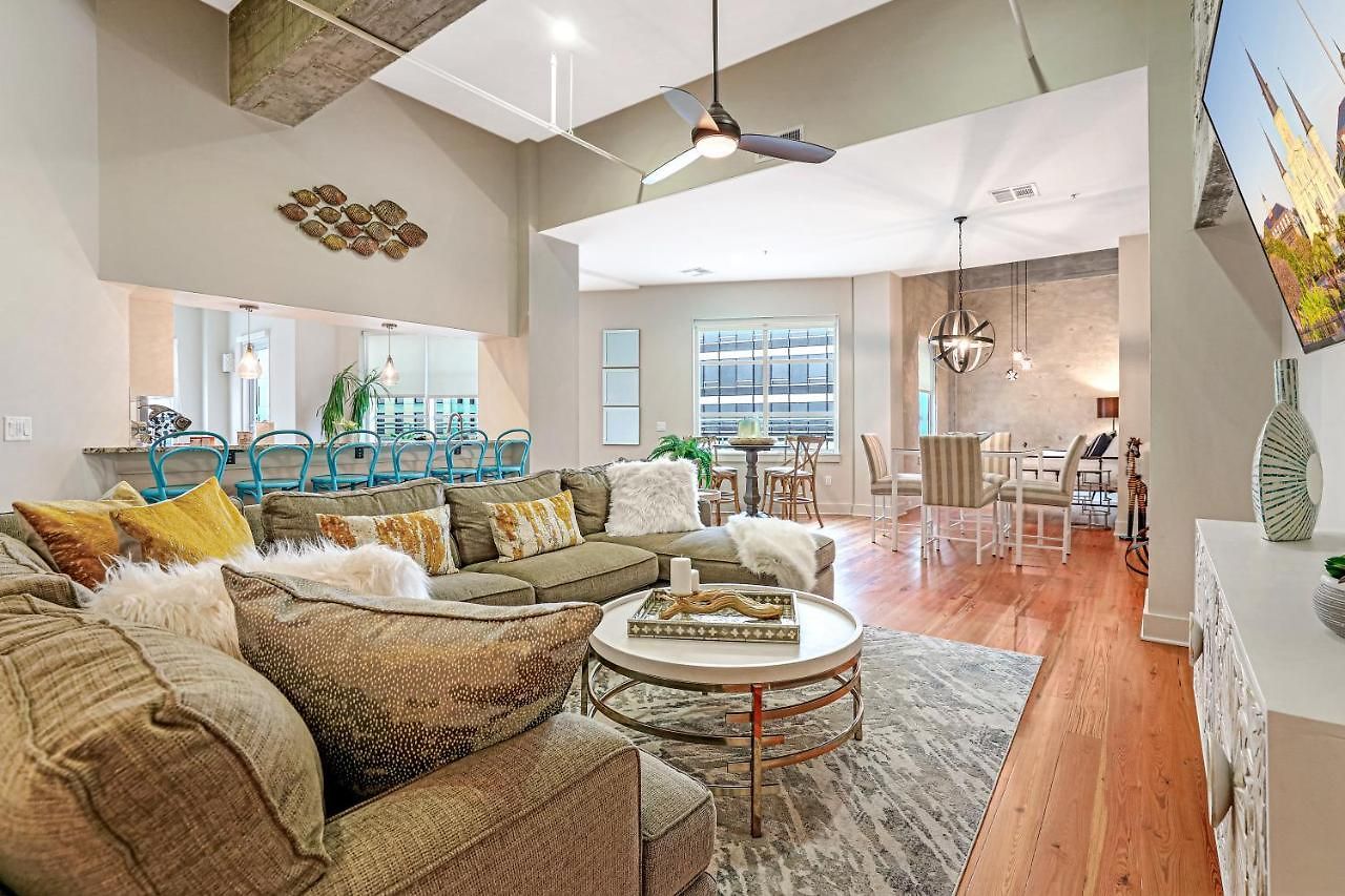 Apartment Modern & Fully Furnished In The Heart Of The *