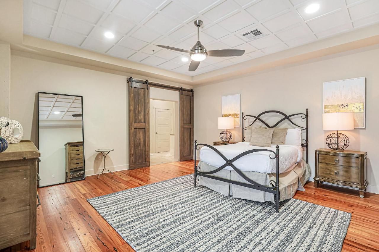 Modern & Fully Furnished In The Heart Of The * New Orleans