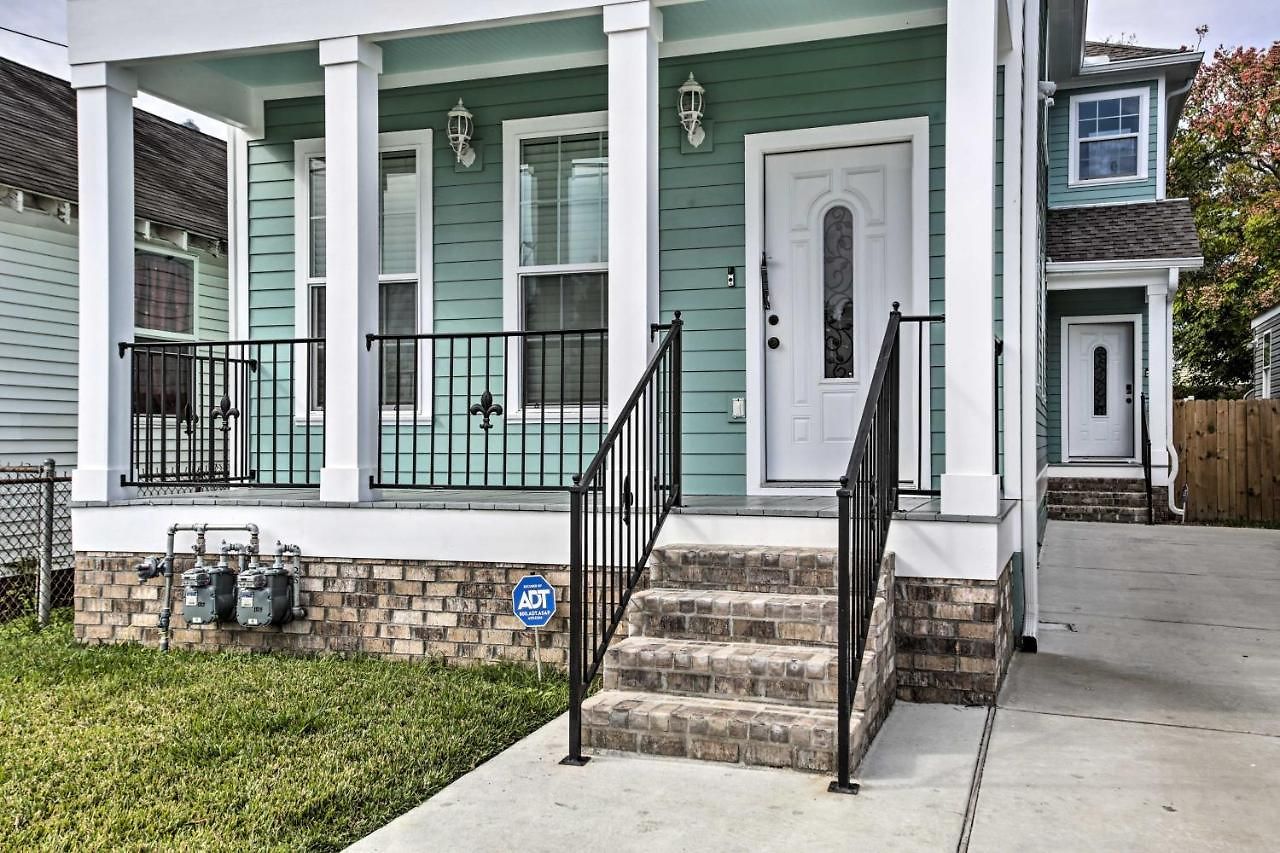 Holiday home 6 Mi To French Quarter: Modern Gem