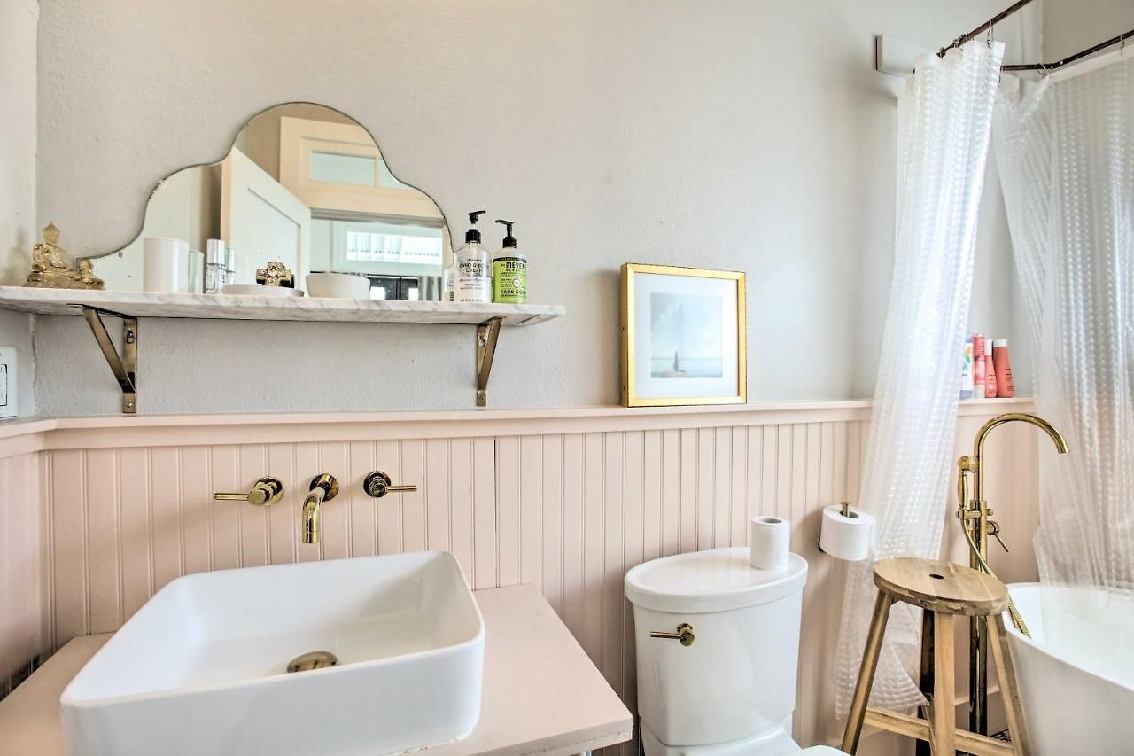 Half-mi To French Quarter: Rustic Nola * New Orleans