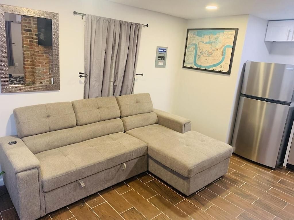 Vintage Uptown Hidden Gem, Walk To Everything New Renovation! New Orleans