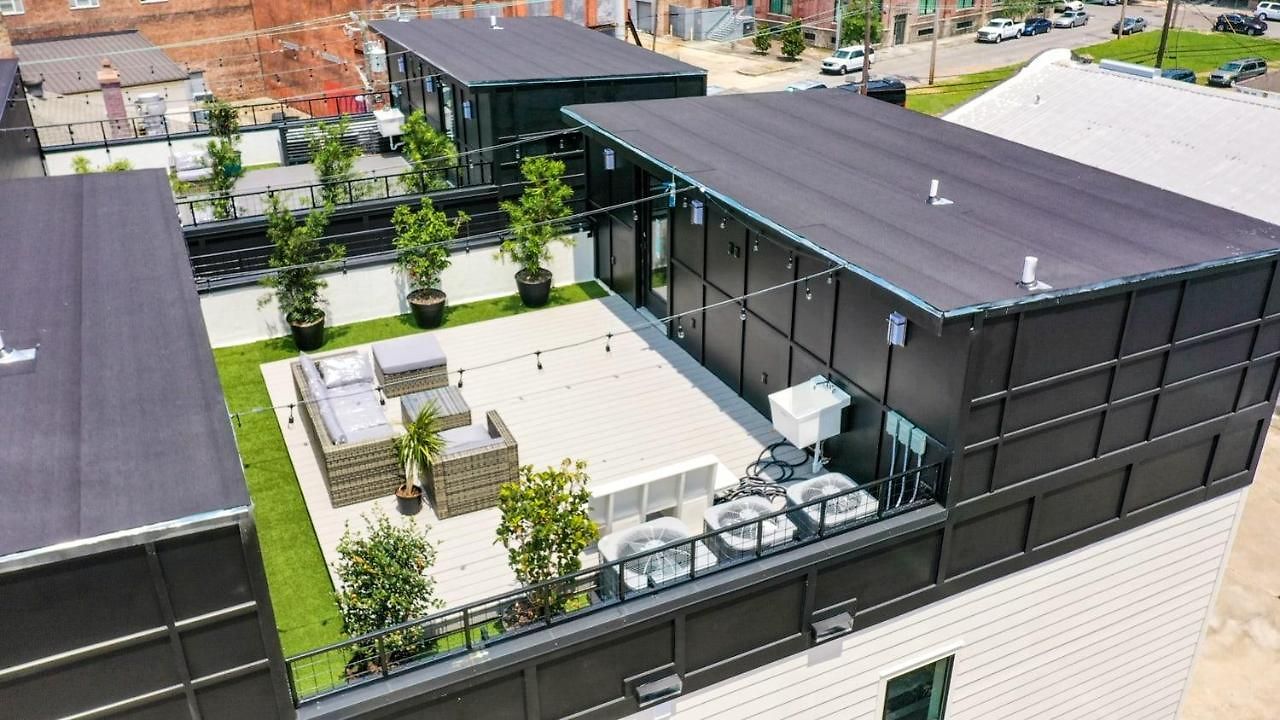 Villa 5 Bedroom W Private Rooftop *
