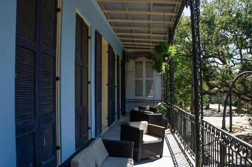 Jean Lafitte House Hotel