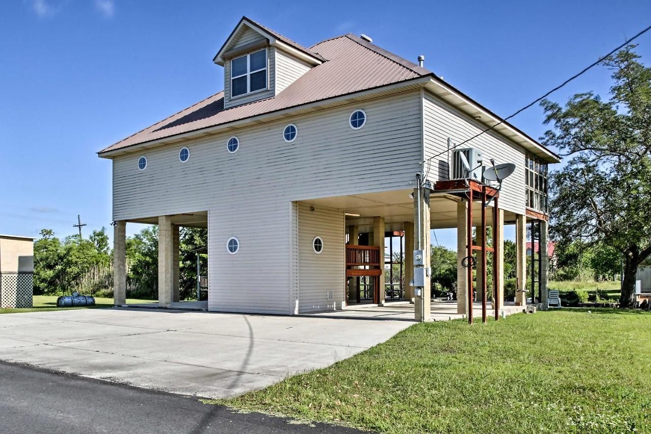 Holiday home Private Dock W/ Lift: Waterfront Home! *