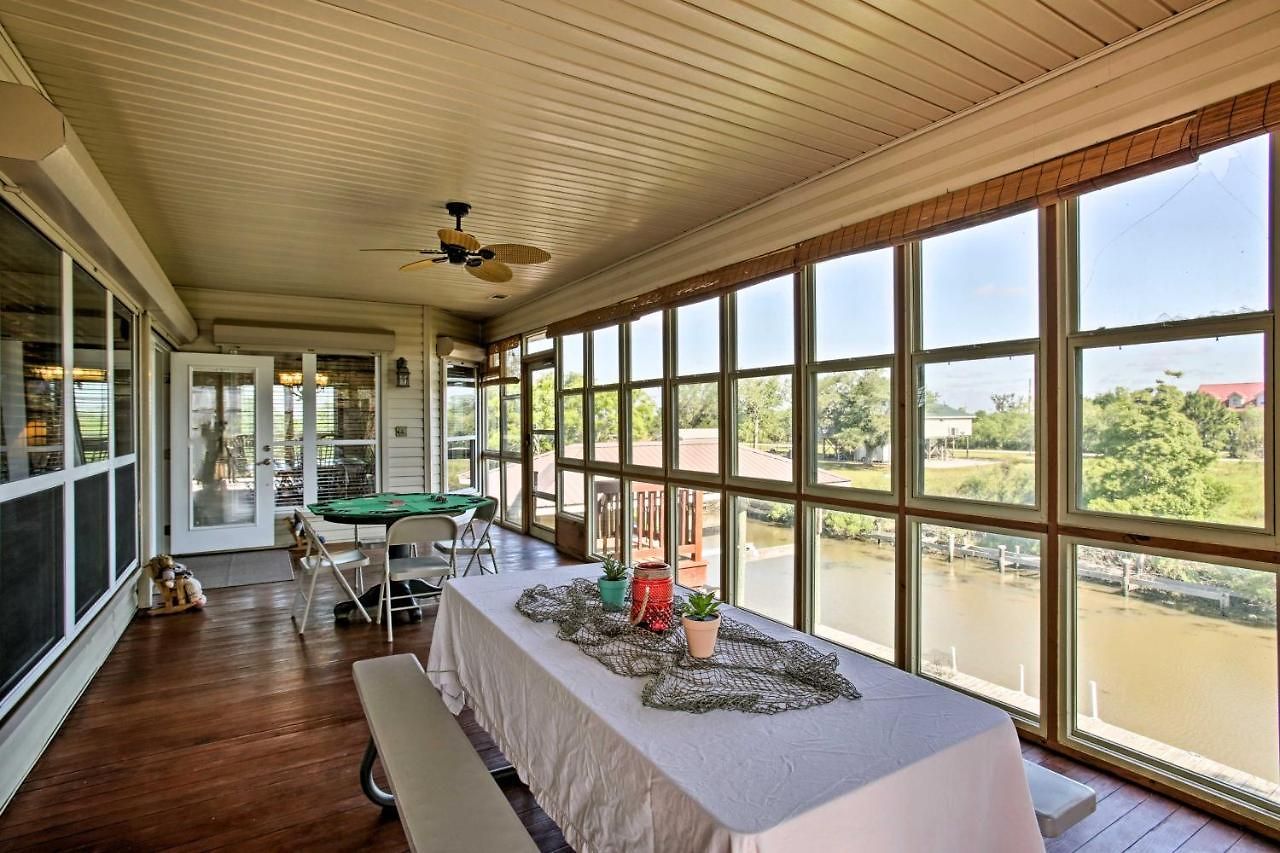 Private Dock W/ Lift: Waterfront Home! Holiday home *