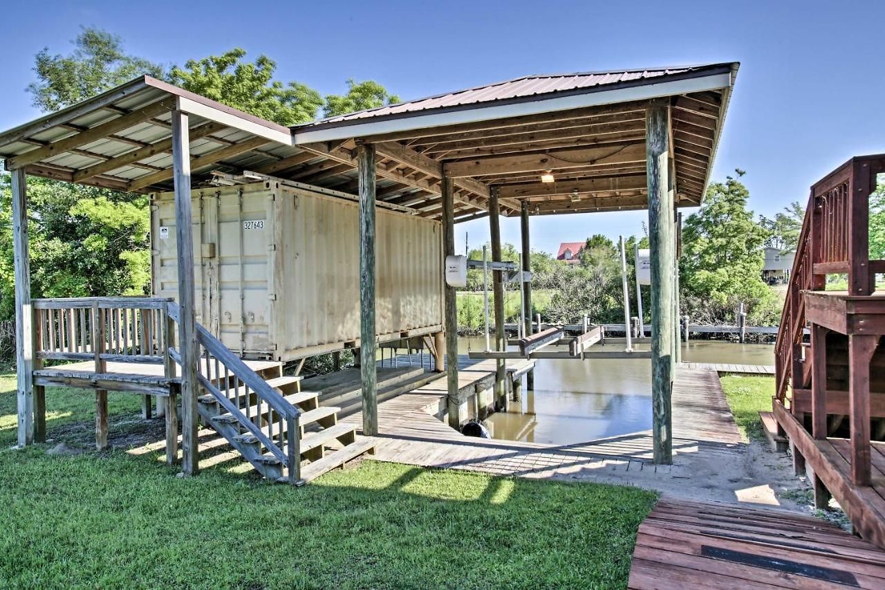 Private Dock W/ Lift: Waterfront Home! Holiday home