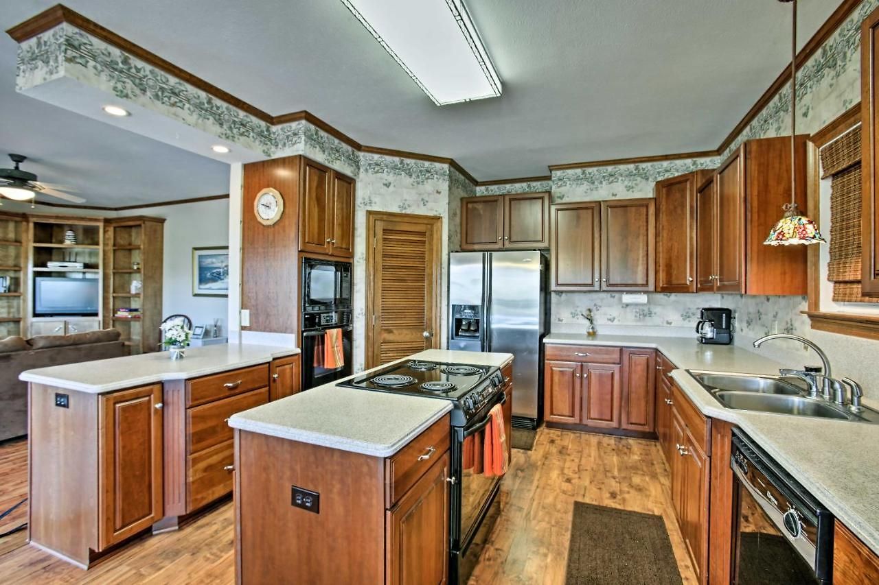 Private Dock W/ Lift: Waterfront Home! New Orleans
