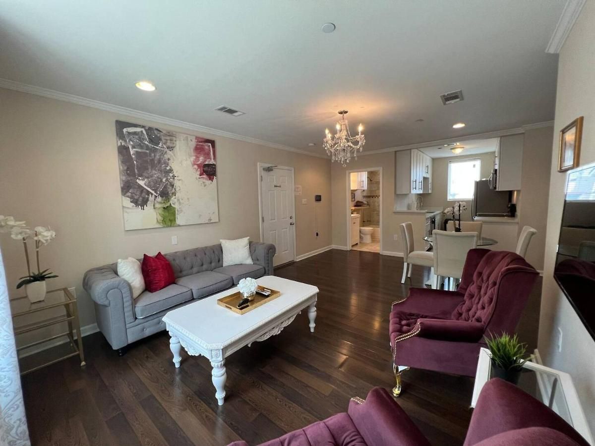 Tise Plaza Apartment *