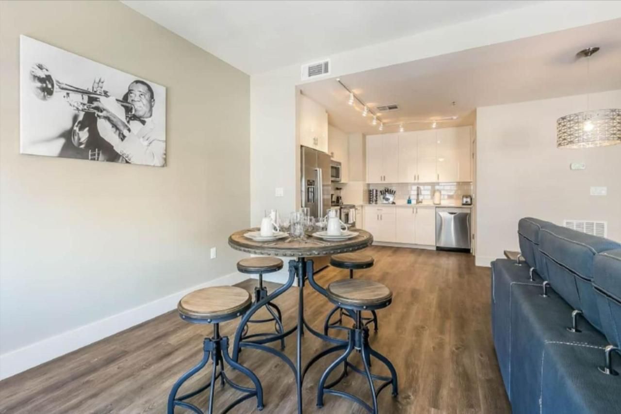 Upscale And Penthouses Close To Canal And Bourbon St New Orleans