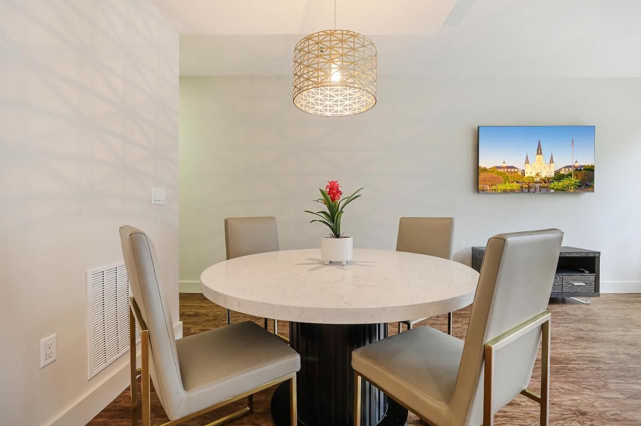 Apartment Modern & Fully Furnished In The Heart Of The New Orleans