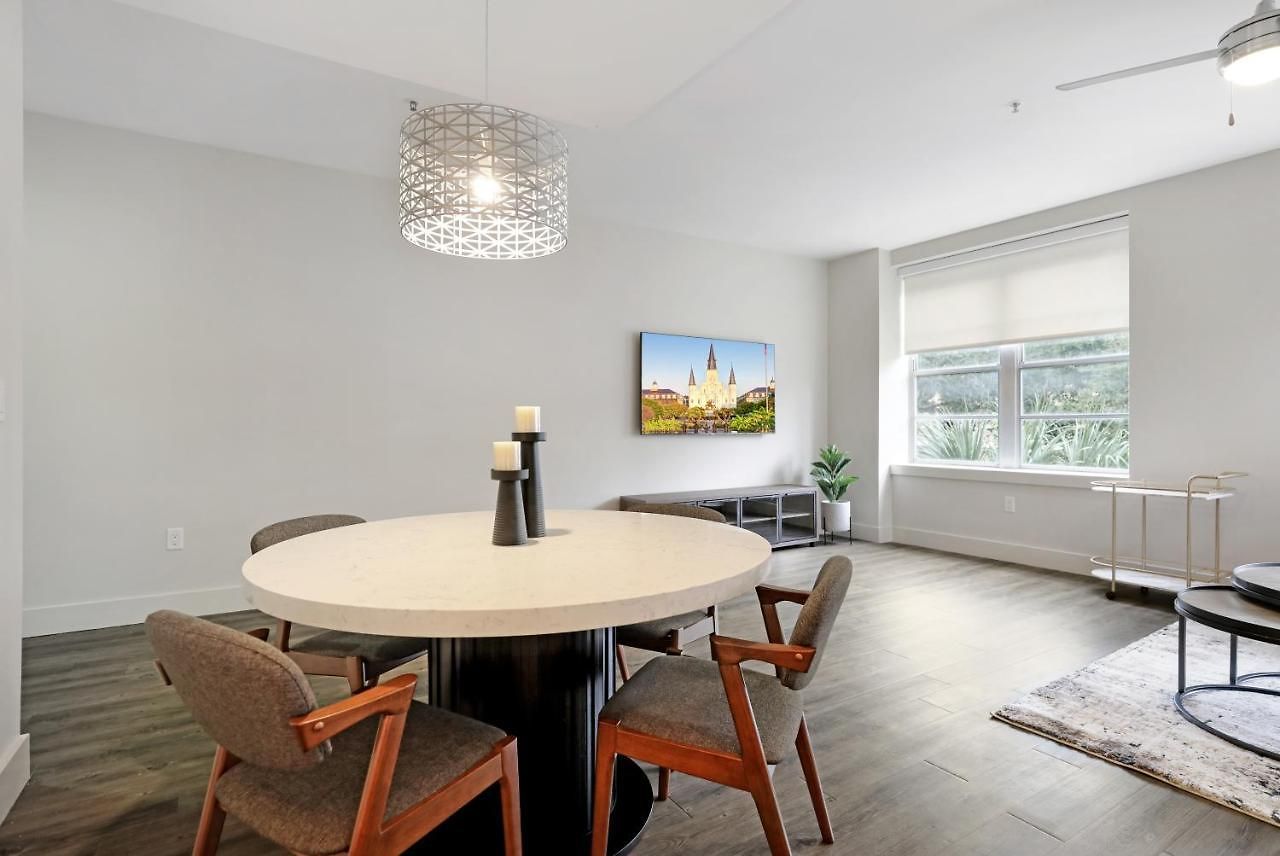 Apartment Modern & Fully Furnished In The Heart Of The New Orleans