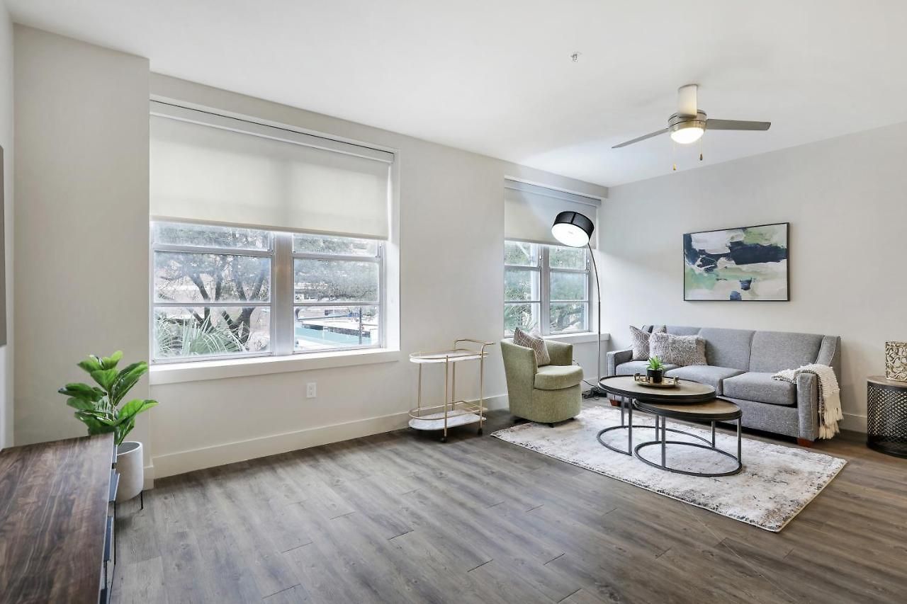 Modern & Fully Furnished In The Heart Of The Apartment