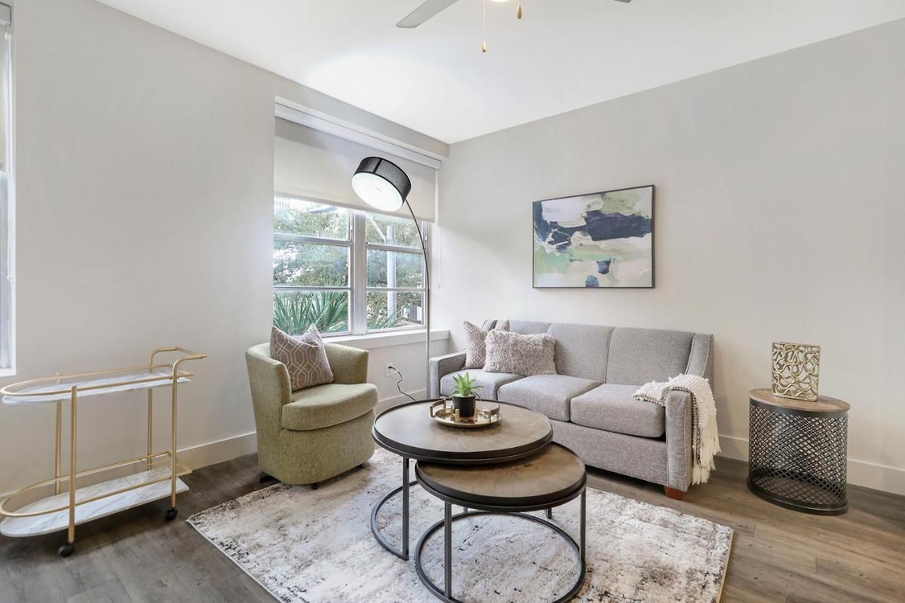 Modern & Fully Furnished In The Heart Of The Apartment New Orleans