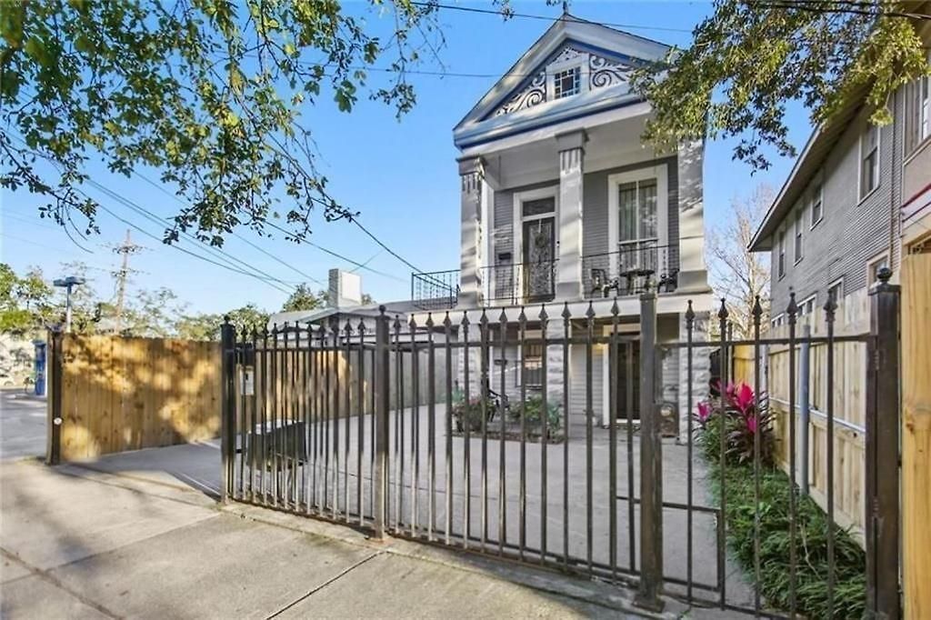 Historic 3 Mins To The French Qtr. Sleeps 12 Holiday home