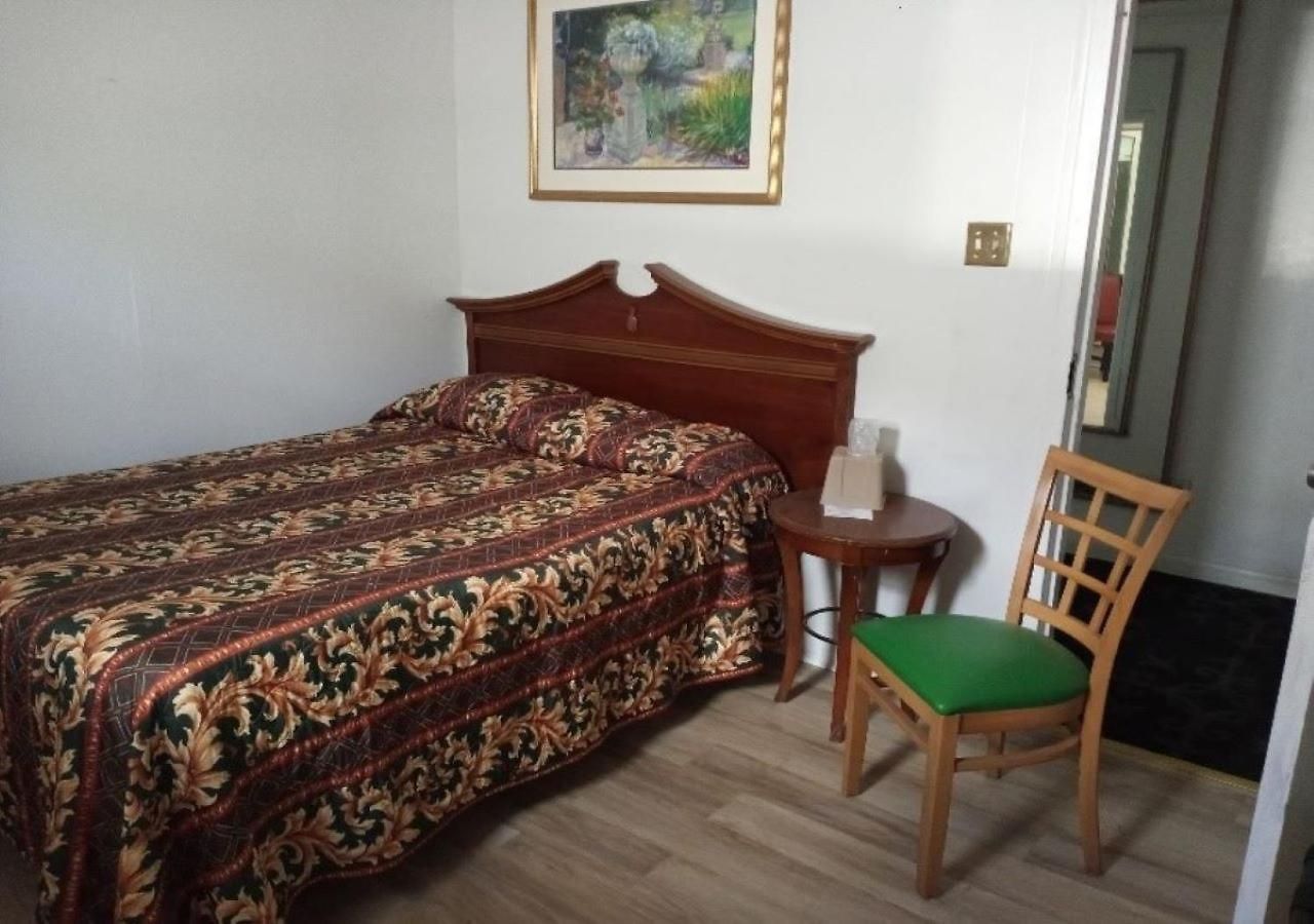 Hotel Empress *
