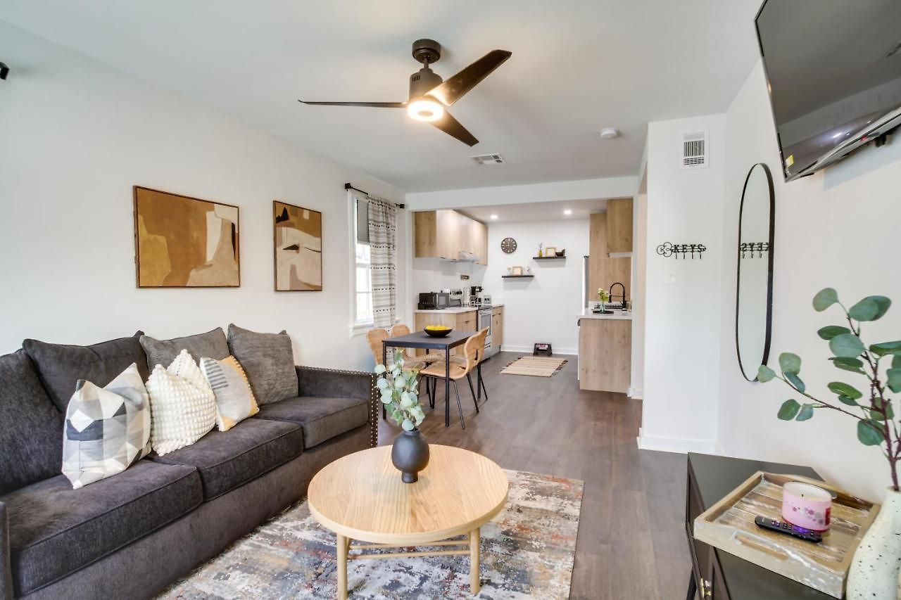 4 Mi To French Quarter: Walkable W/ Yard Apartment New Orleans