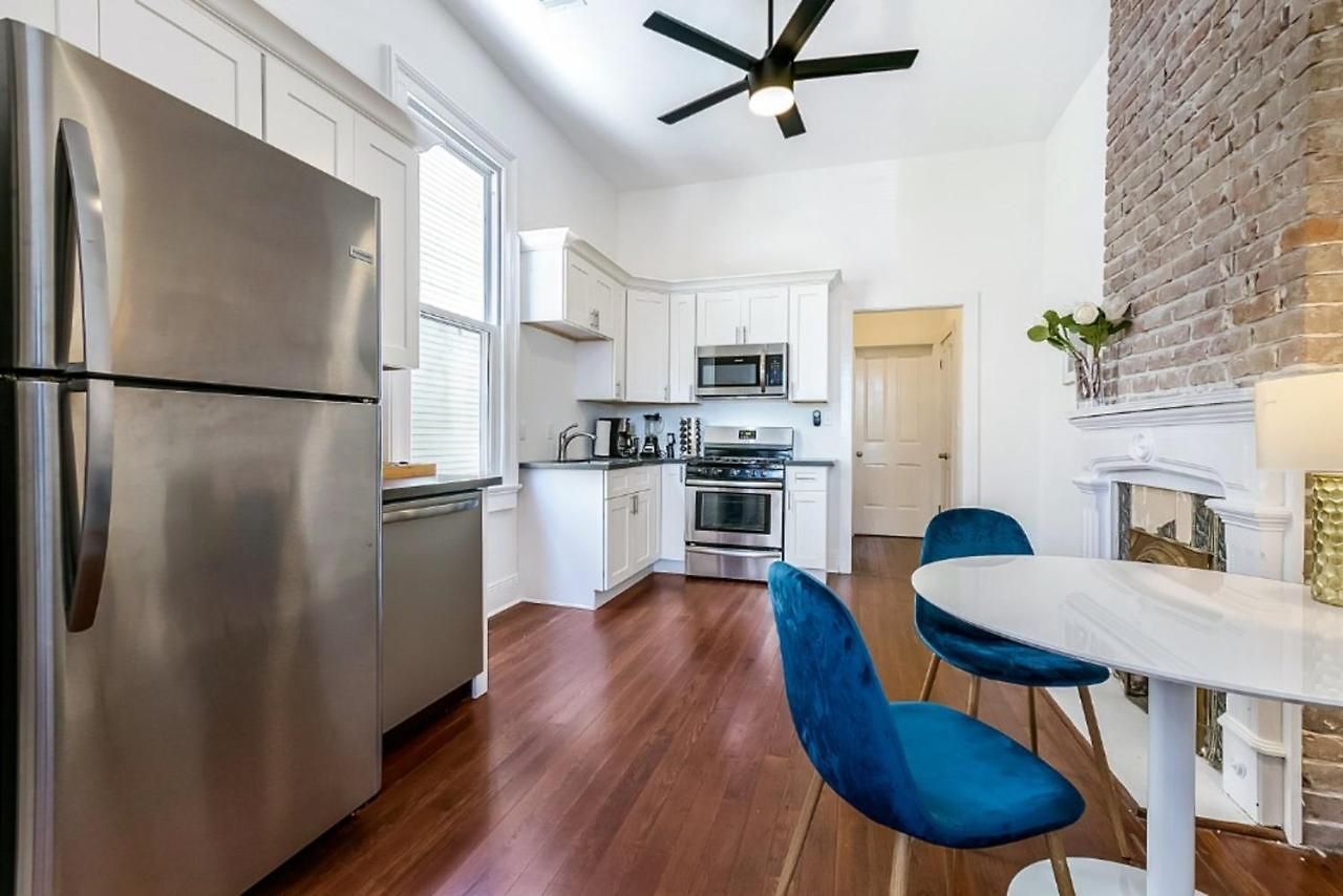 Luxury 4br In Uptown Nola Apartment