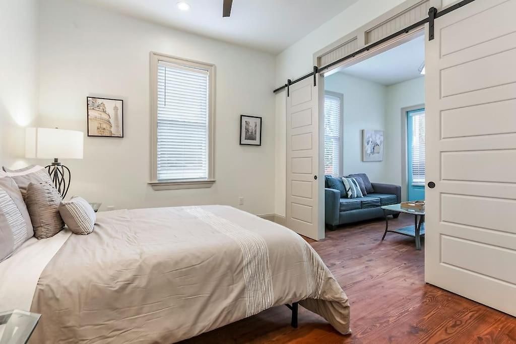 Chic 3br Nola Retreat, Streetcar Access, Ideal For Families & Friends * New Orleans