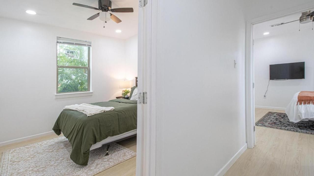 Apartment Vibrant Blue Luxury 2316 New Orleans