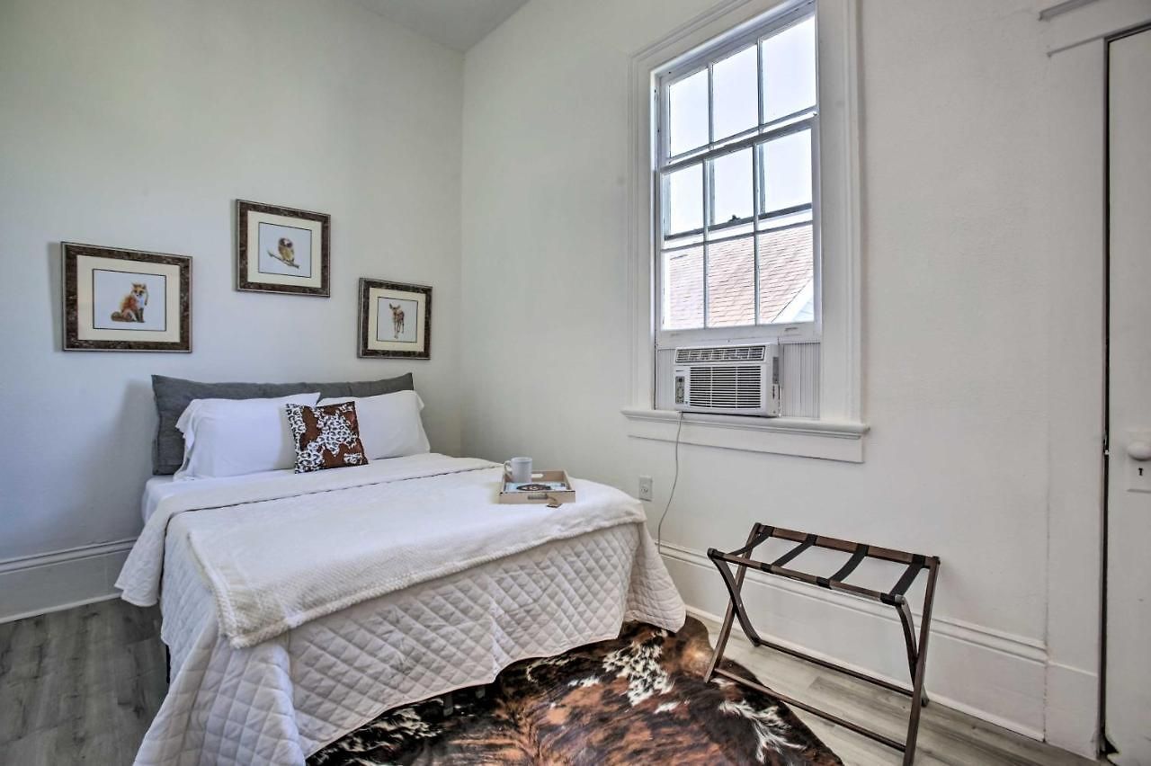 Modern Nola Condo: 2 Mi To Bourbon Street Holiday home