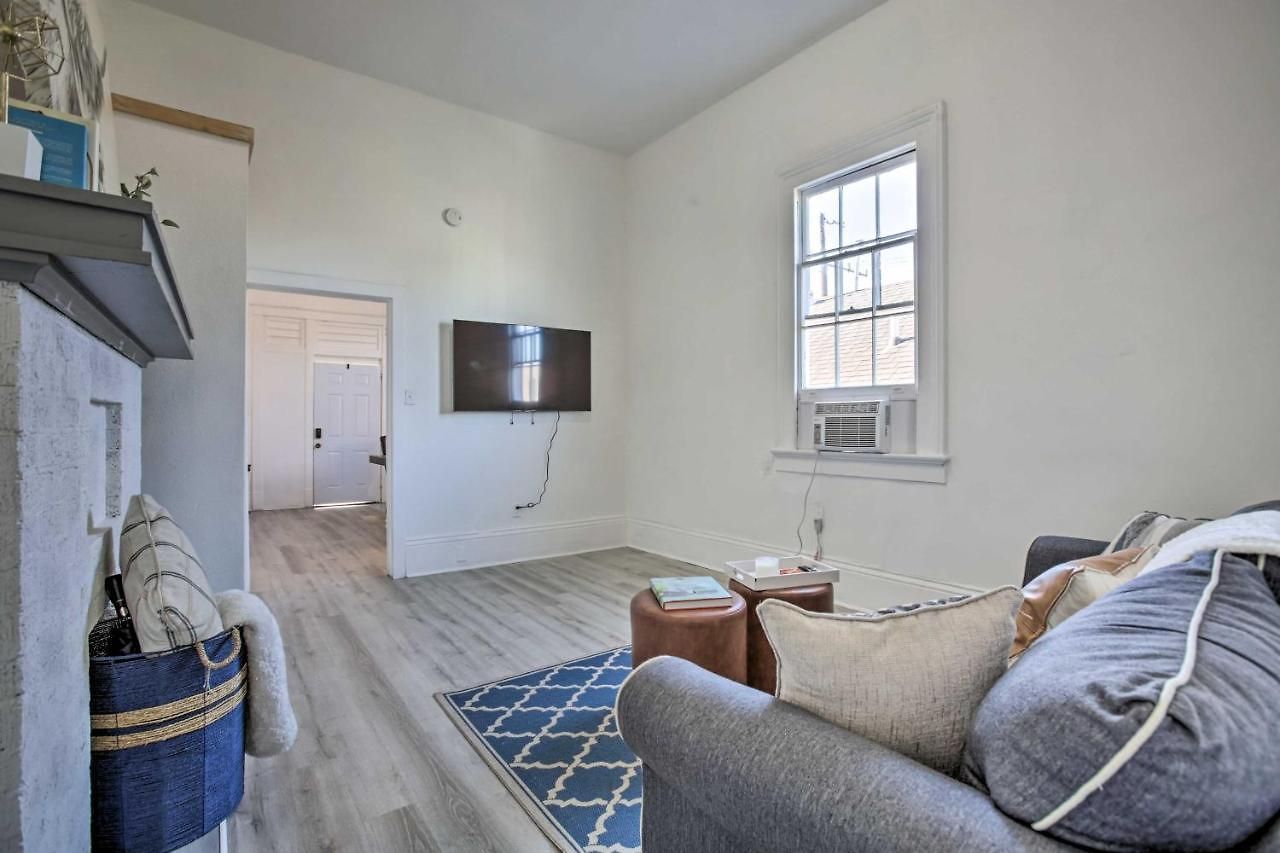 Modern Nola Condo: 2 Mi To Bourbon Street Holiday home