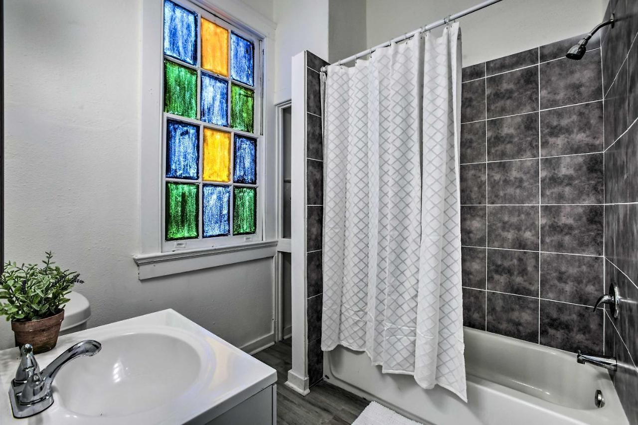 Modern Nola Condo: 2 Mi To Bourbon Street New Orleans