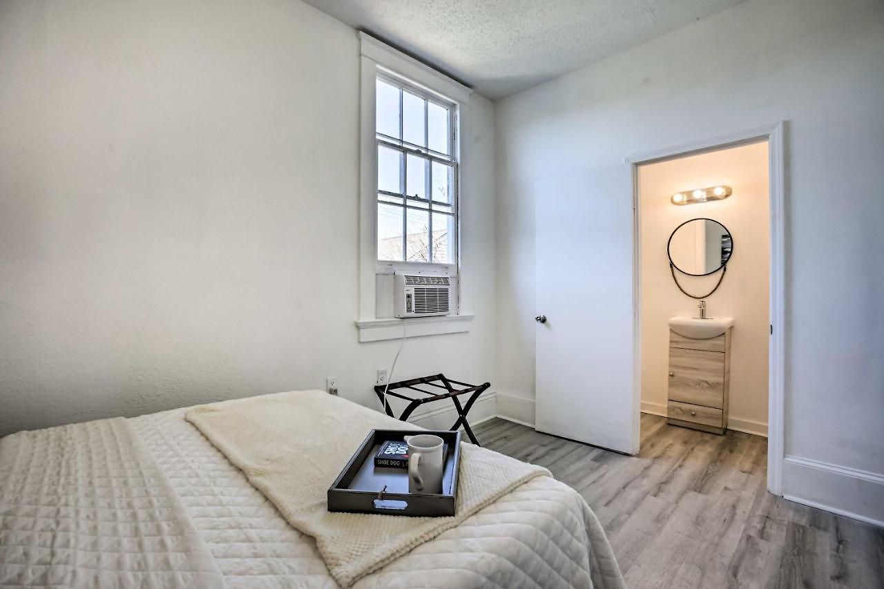 Modern Nola Condo: 2 Mi To Bourbon Street New Orleans