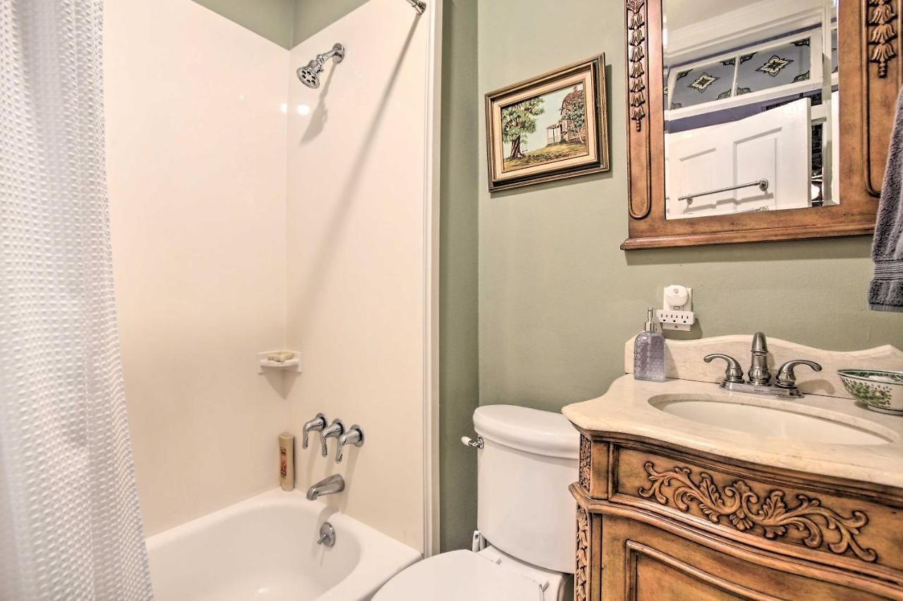 Inviting Uptown Apt: Perfect Location! * New Orleans