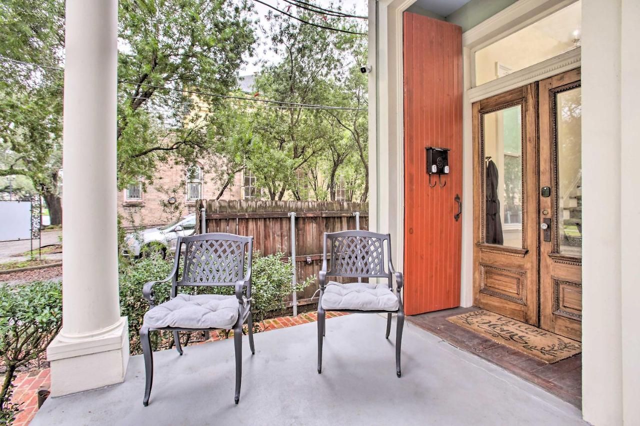 Inviting Uptown Apt: Perfect Location! Apartment *