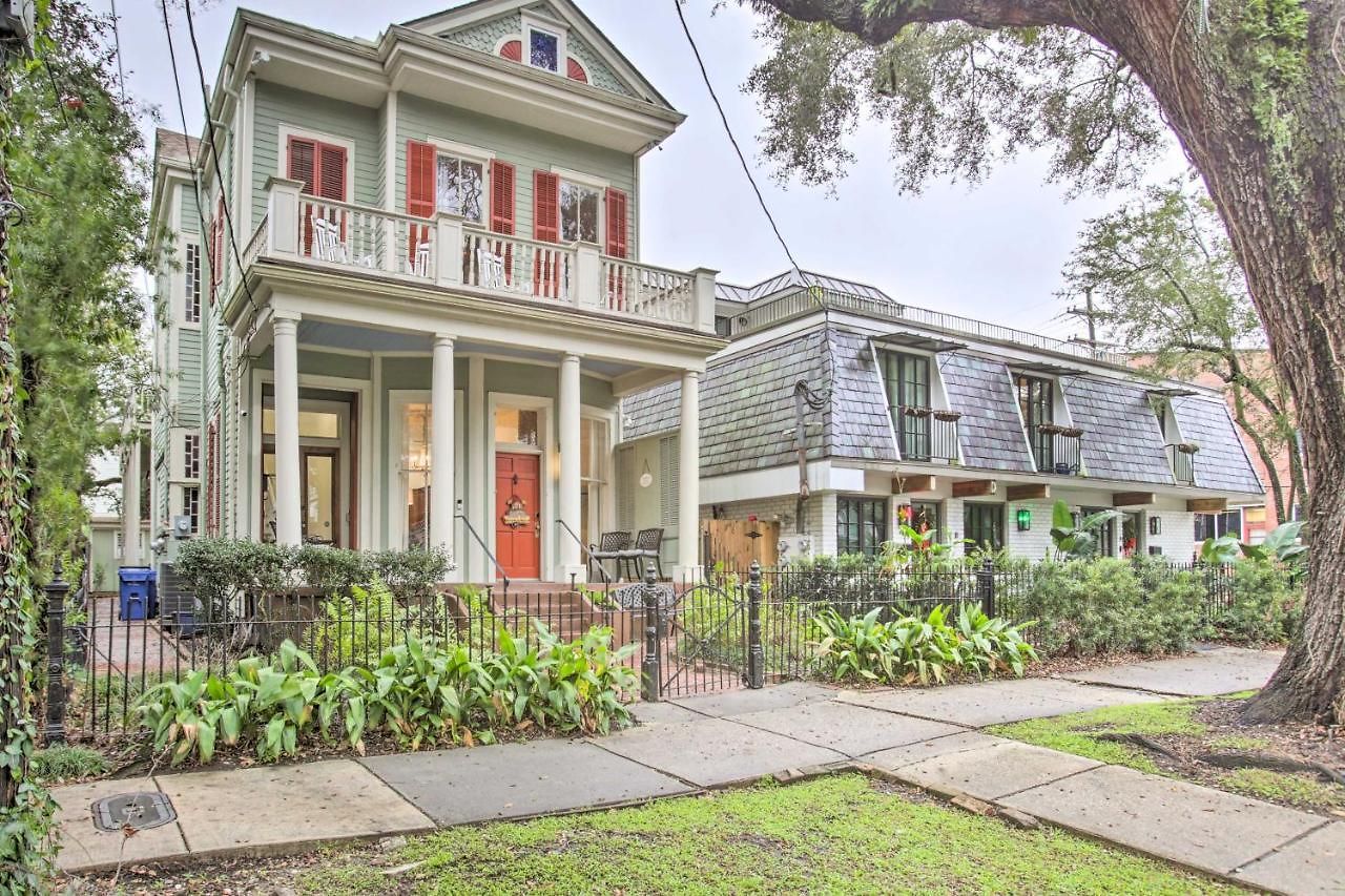 Inviting Uptown Apt: Perfect Location! Apartment