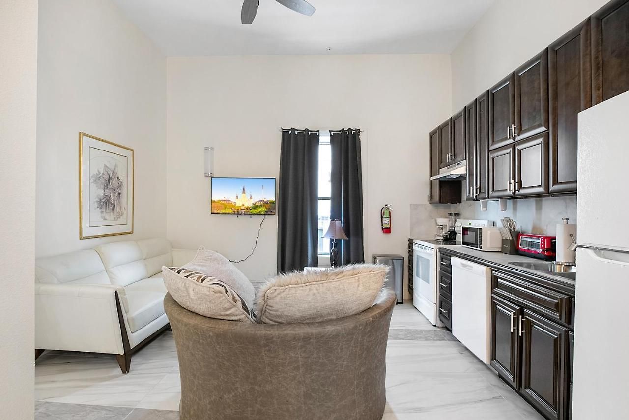 Apartment Stunning Near French Quarter New Orleans