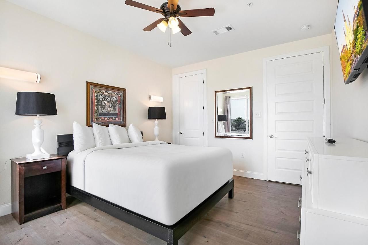 Apartment Stunning Near French Quarter *