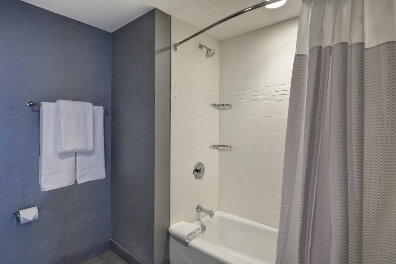 By Marriott French Quarter Area/cen B New Orleans
