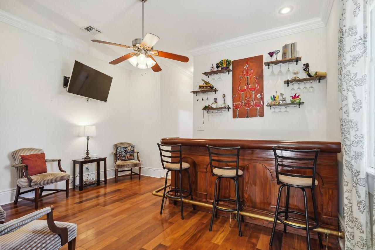 Nola Luxury, Near Parade Route, Bar & Porch New Orleans