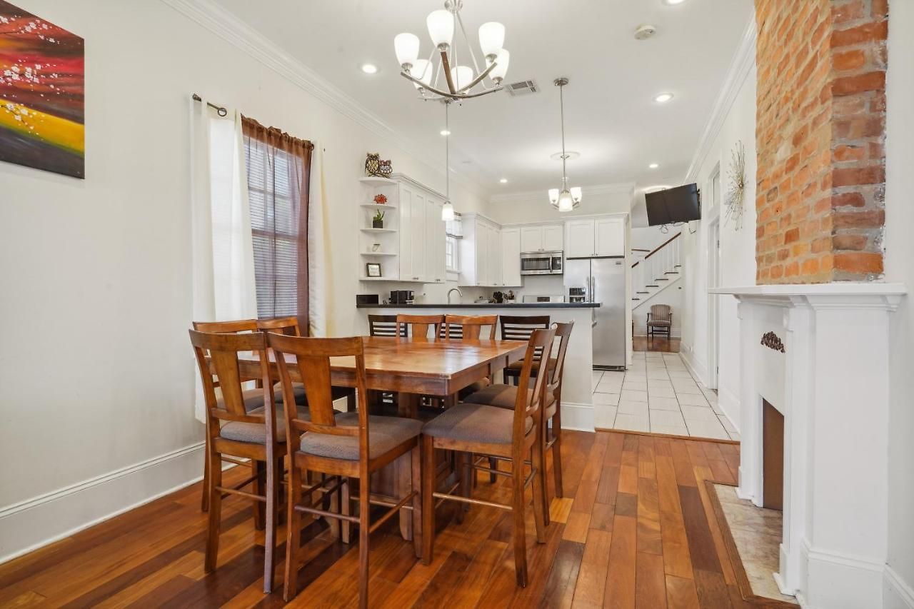 Nola Luxury, Near Parade Route, Bar & Porch Holiday home New Orleans