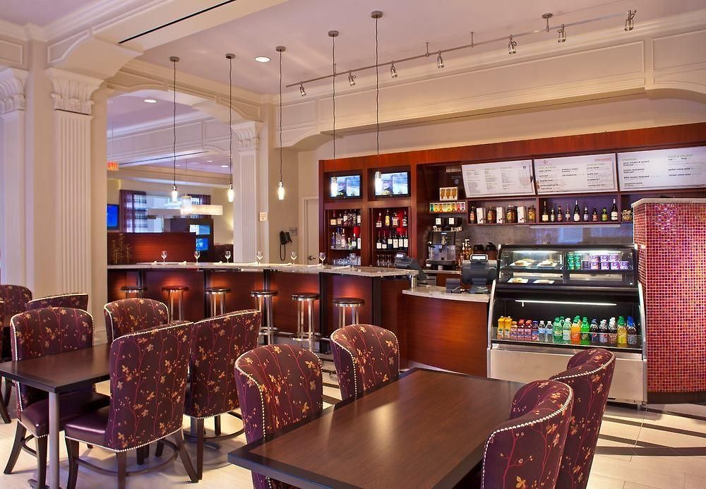 Courtyard By Marriott French Quarter/iberville Hotel 3*