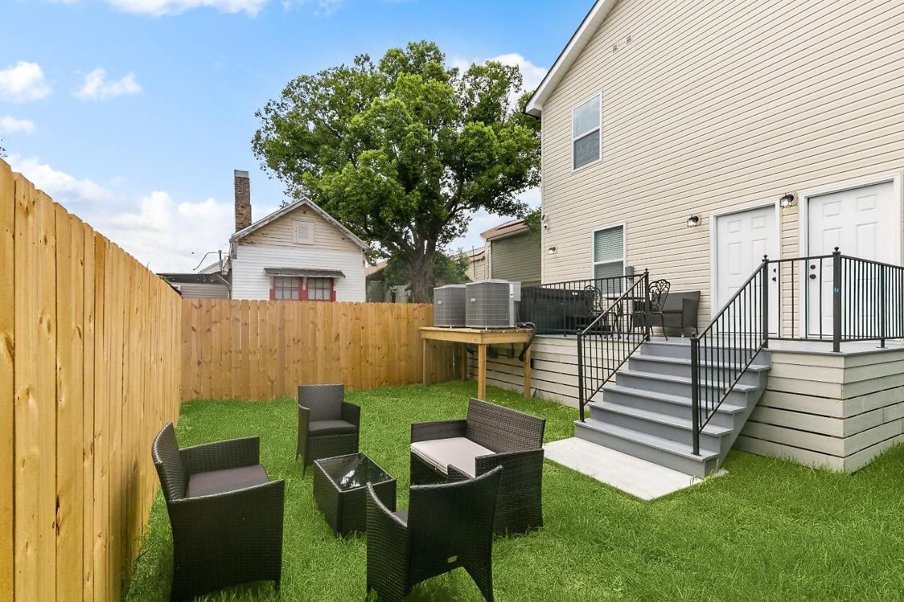Luxury 3br Oasis W Jacuzzi Apartment *