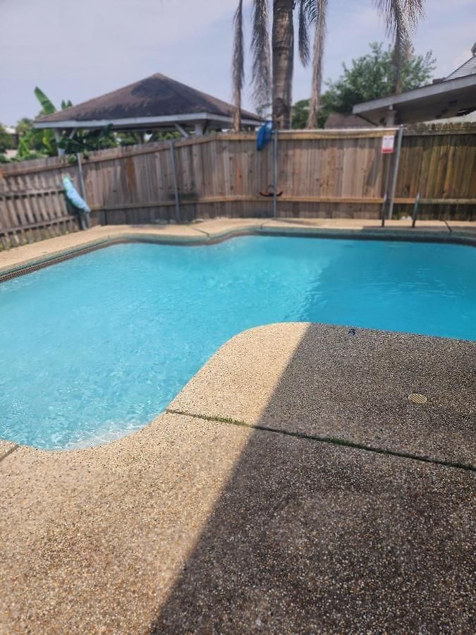 Hotel Orleans House With Pool & Parking, Peaceful Block *