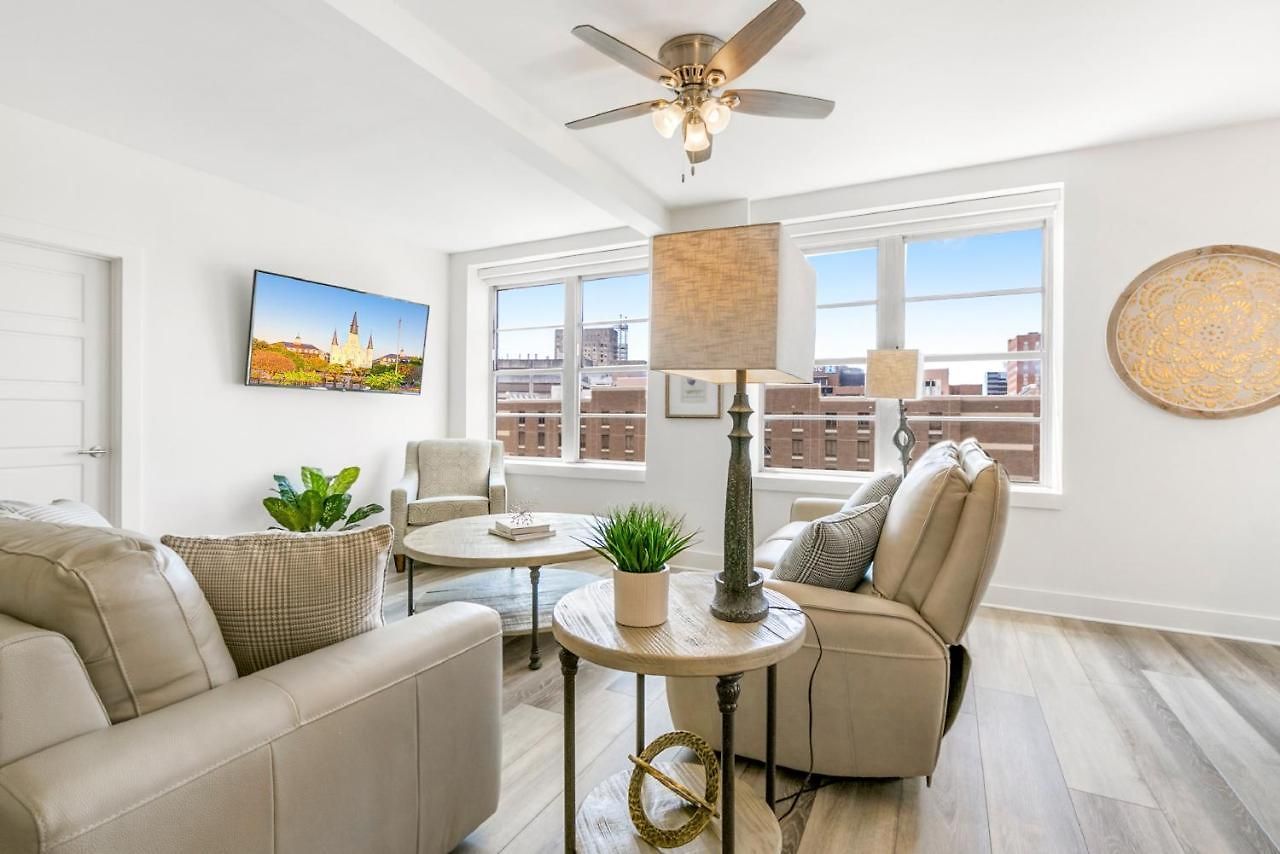 Modern & Fully Furnished In The Heart Of The *
