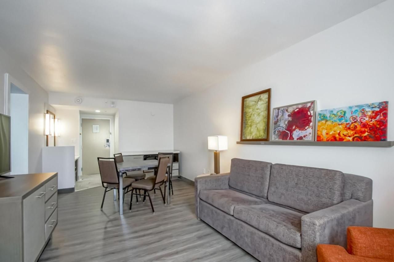 Hotel Country & By Radisson, I-10 East, La 3*