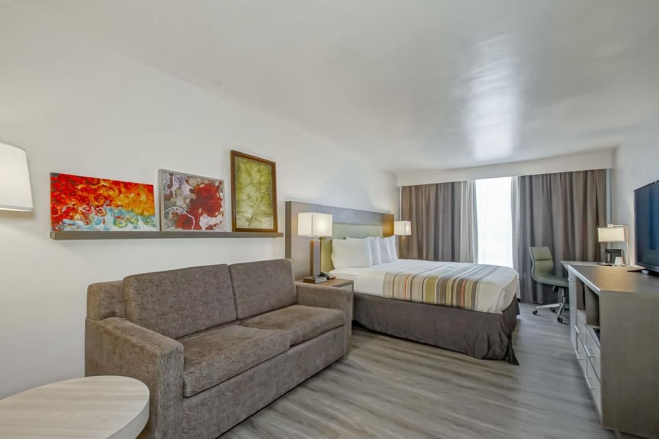 Hotel Country & By Radisson, I-10 East, La 3*