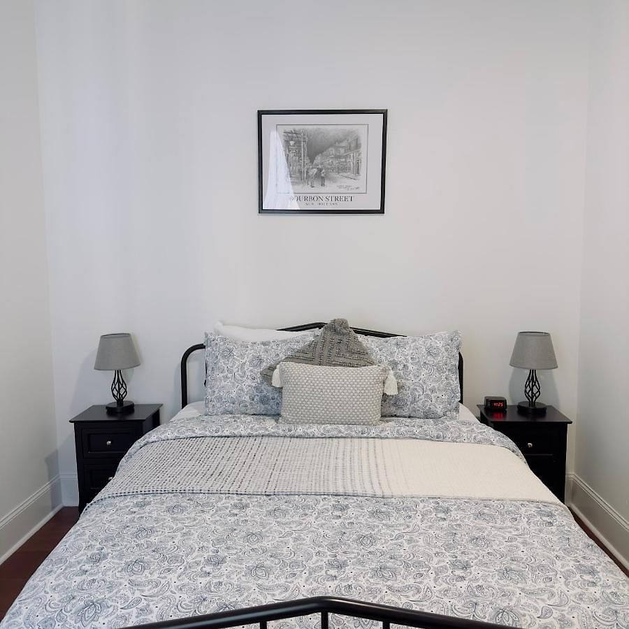 The Historic Bourbon Walk To French Quarter Guest house 3*
