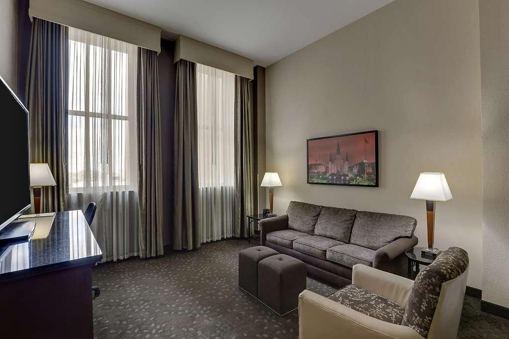 Drury Plaza Hotel 4*
