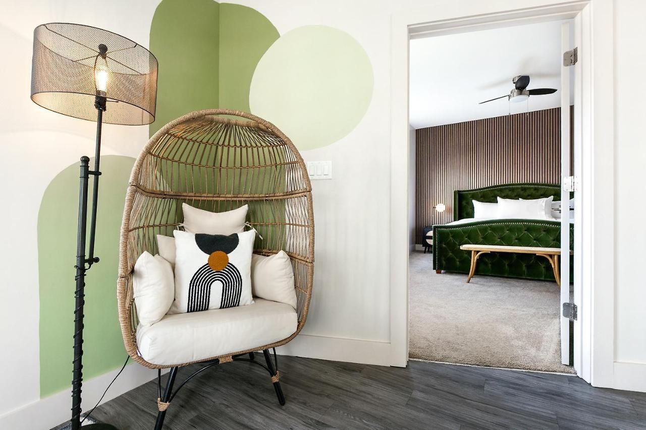 Luxury 2-bedroom Steps Away From The French Quarter *