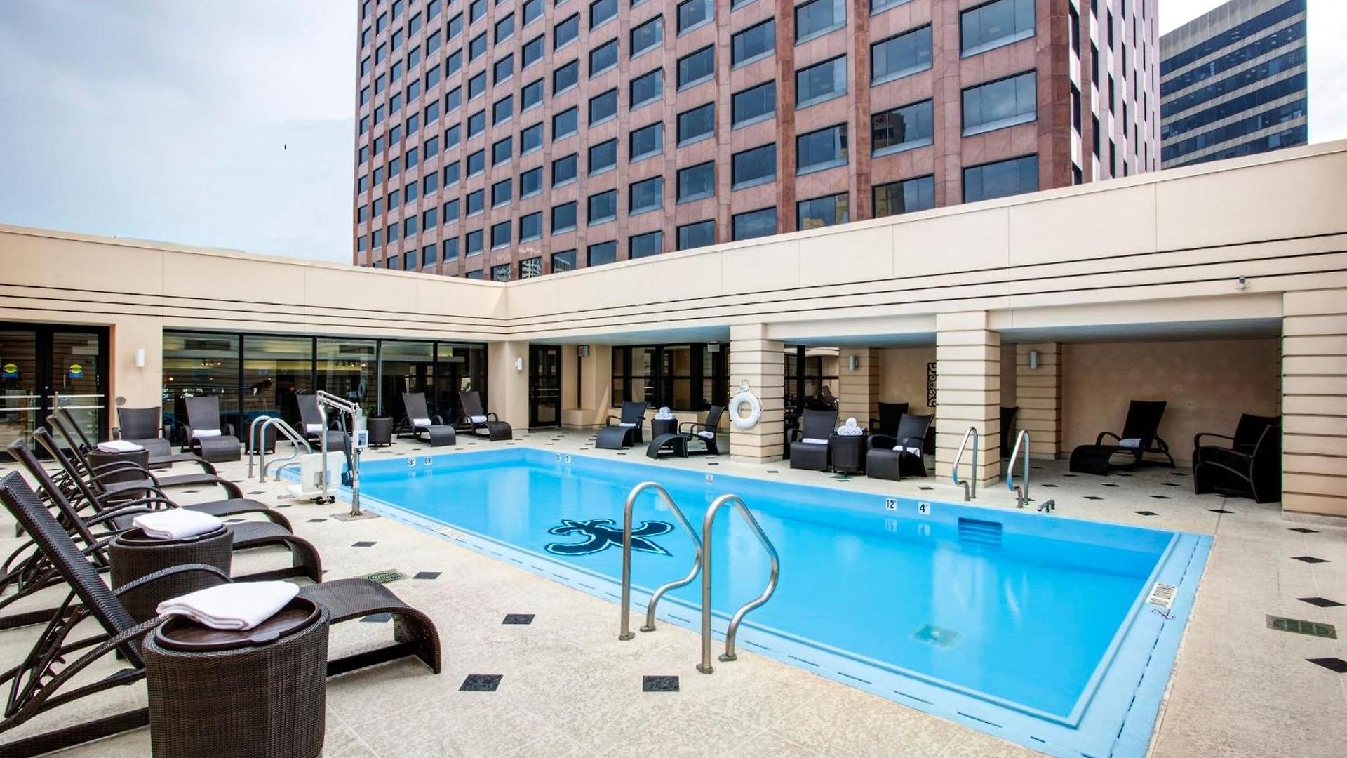 Intercontinental By Ihg Hotel 4*
