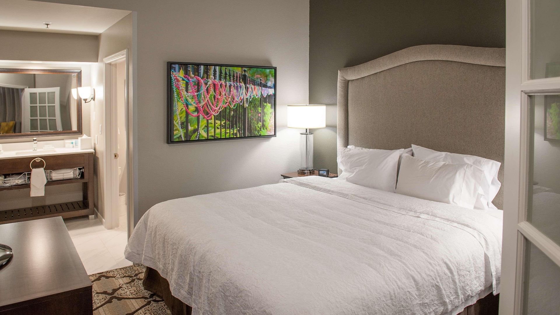 Hampton And Convention Center 3*