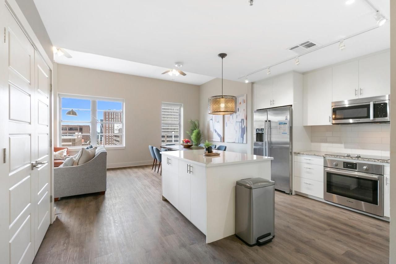 Spacious 4b Oasis Steps From French Quarter - Your Nola Dream Awaits! Apartment *
