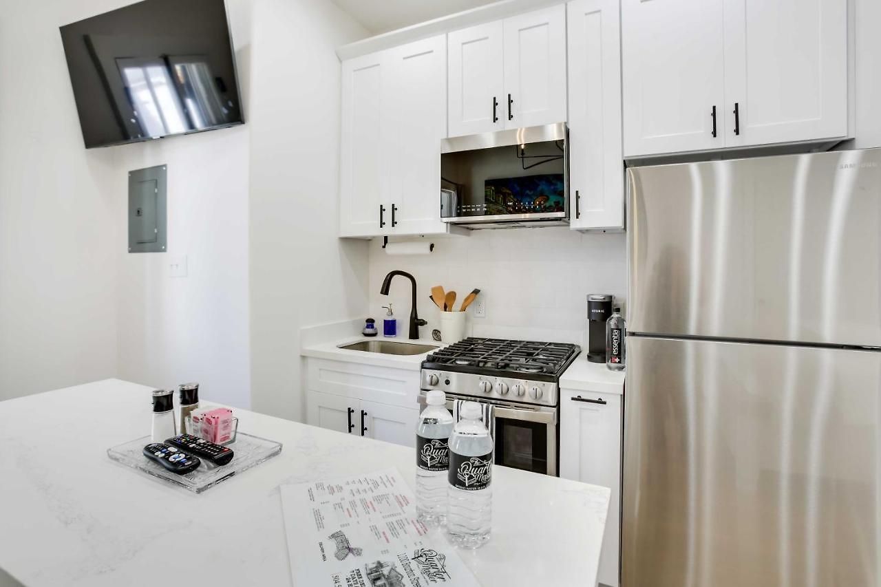 Modern On Bourbon Street! Apartment New Orleans